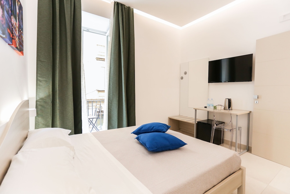 Comfort Double Room, 1 King Bed, Balcony, City View