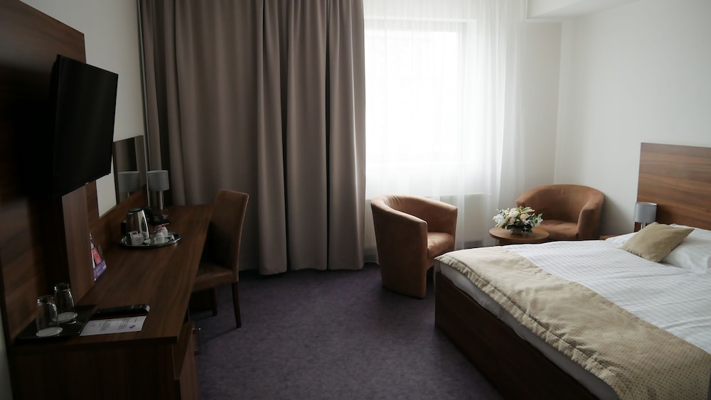 Deluxe Room (50% sale for parking)