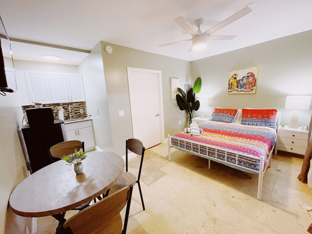 Standard Accessible Queen Room