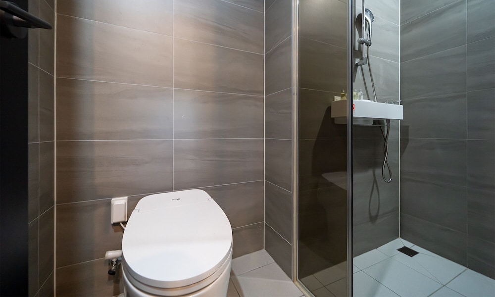 Suite - Photo 20
