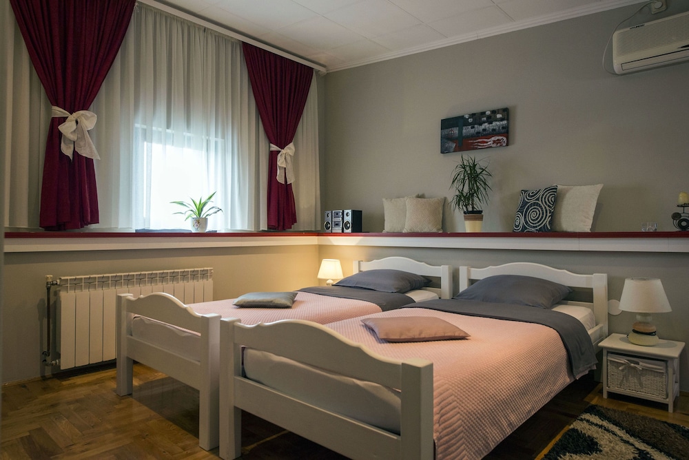 Classic Double or Twin Room photo 3