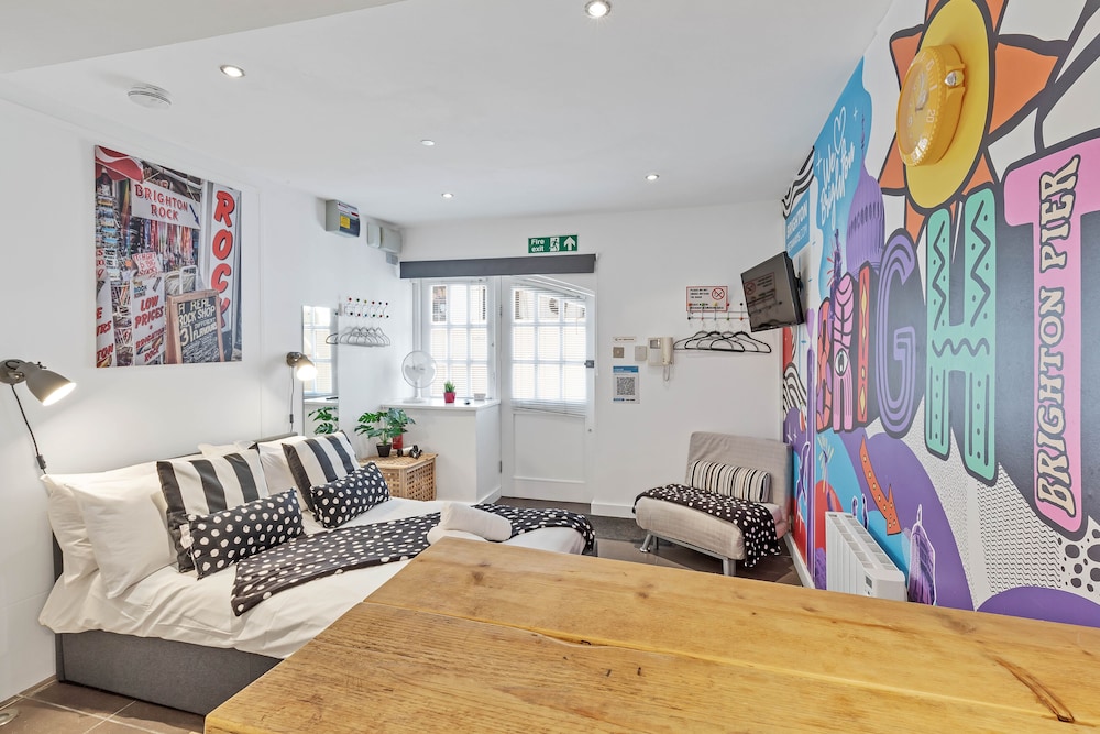 City Studio, 1 Double Bed, Ground Floor photo 2