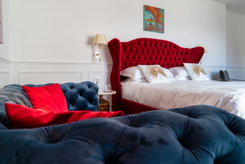 Junior Studio Suite, 1 King Bed, City View photo 2