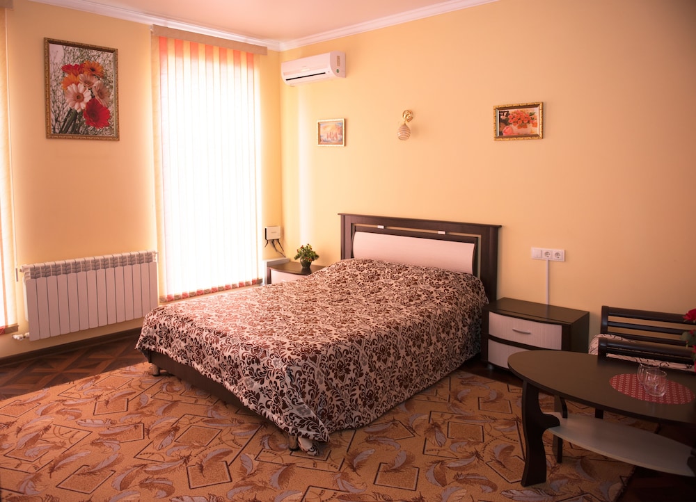 Deluxe Double Room, 1 Queen Bed photo 3