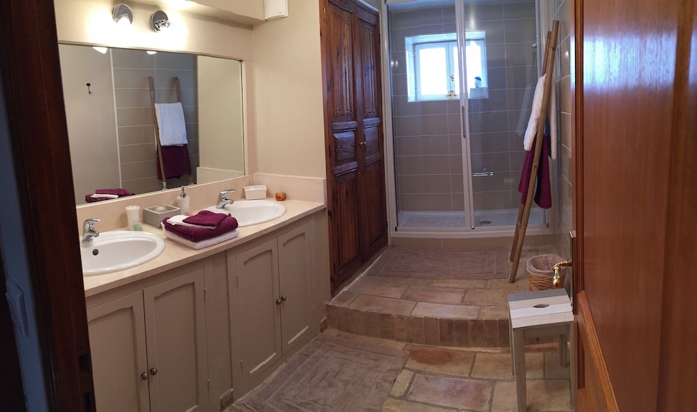 Comfort Triple Room, Ensuite, Garden View (Ninon) photo 3