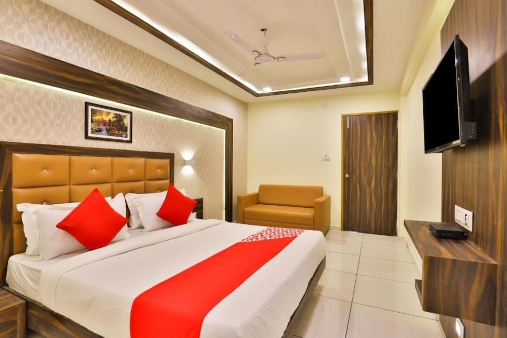 Deluxe Double Room, City View