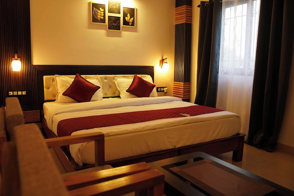 Classic Room, 1 King Bed, Non Smoking, City View