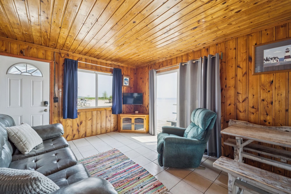 Family Cabin, Beach View