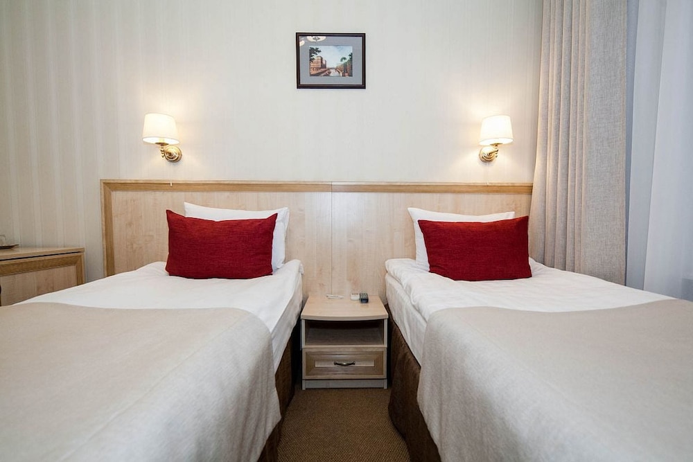 Standard Room, 1 Double or 2 Twin Beds