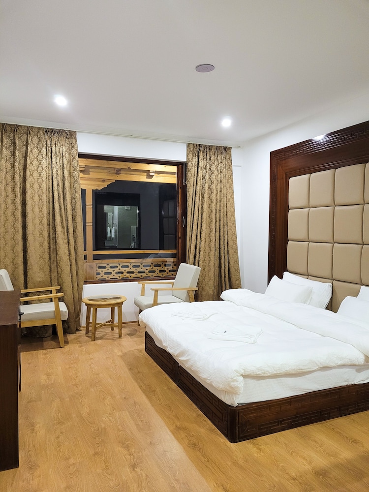 Deluxe Room - Photo 4