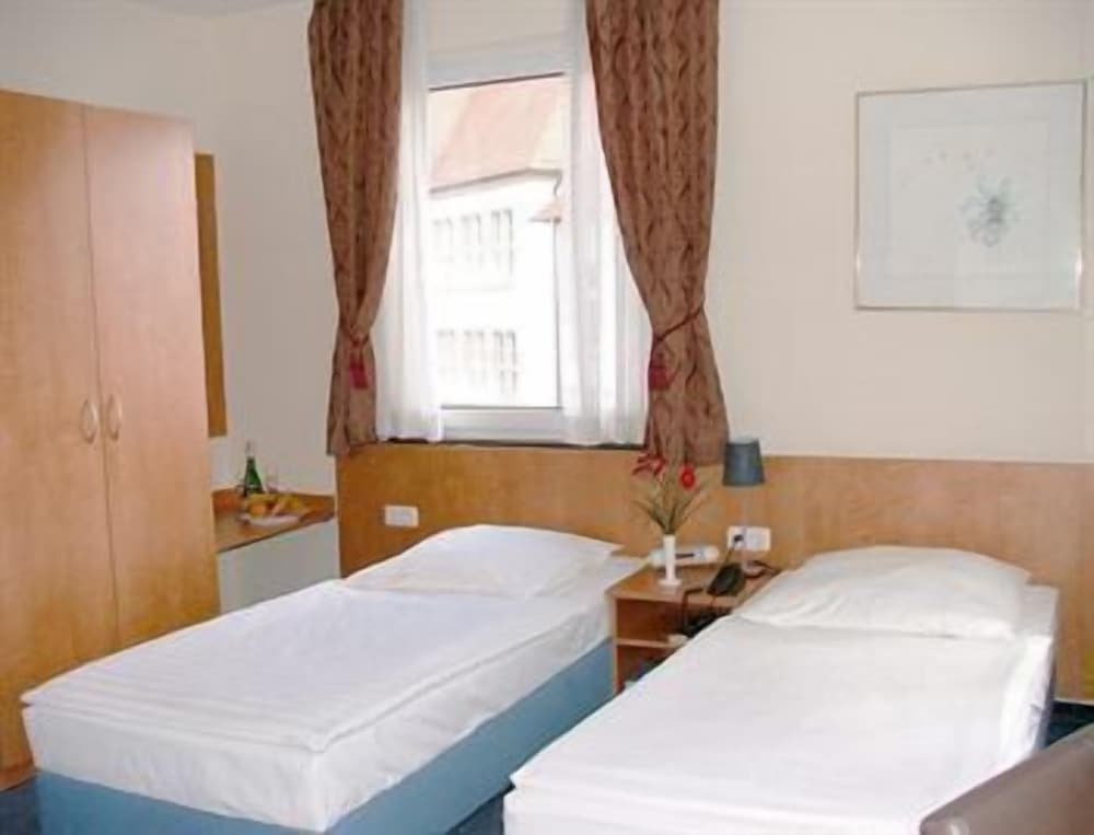 Standard Double or Twin Room photo 1