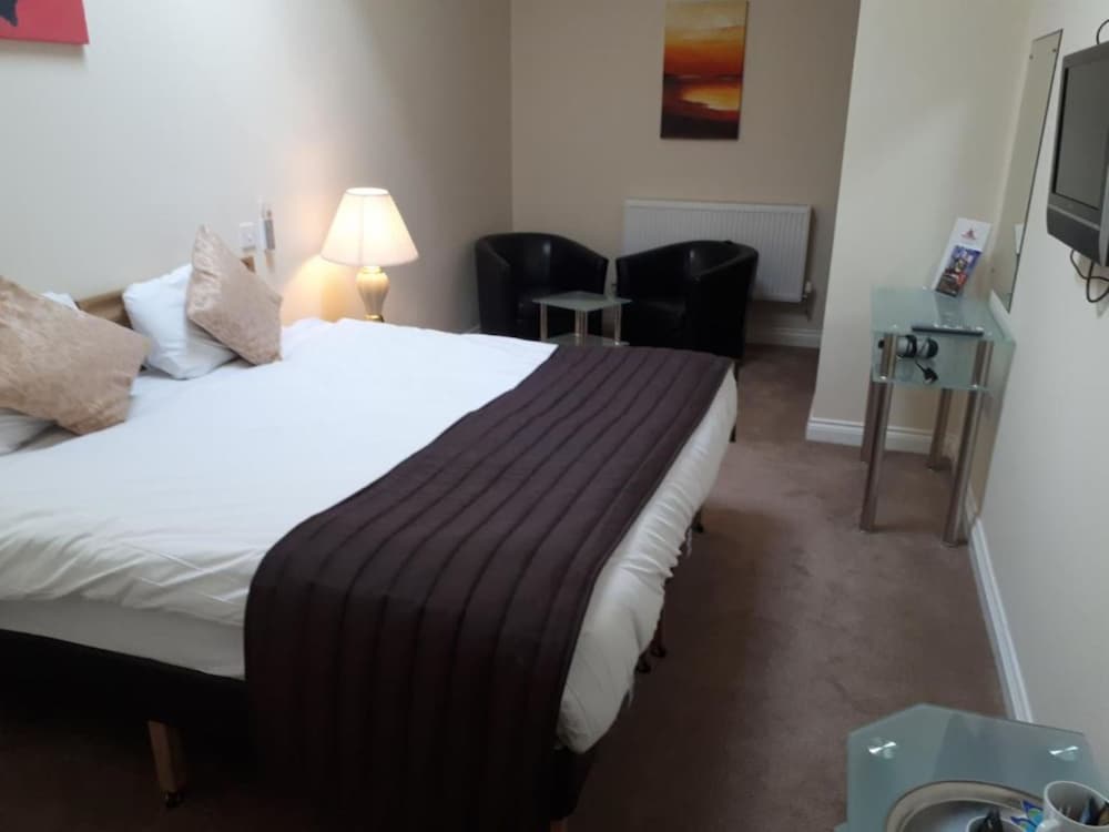 Standard Double Room (Without Window) - Photo 1