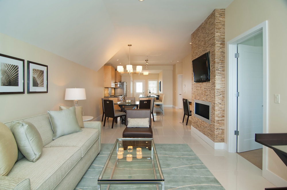 Villa, Oceanfront (by the Sea, Fourth Floor) photo 3