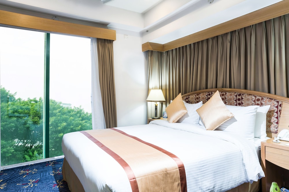 Deluxe Single Room, 1 King Bed, Non Smoking photo 2