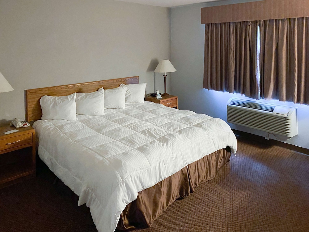 Deluxe Room, 1 King Bed, Accessible, Non Smoking photo 1