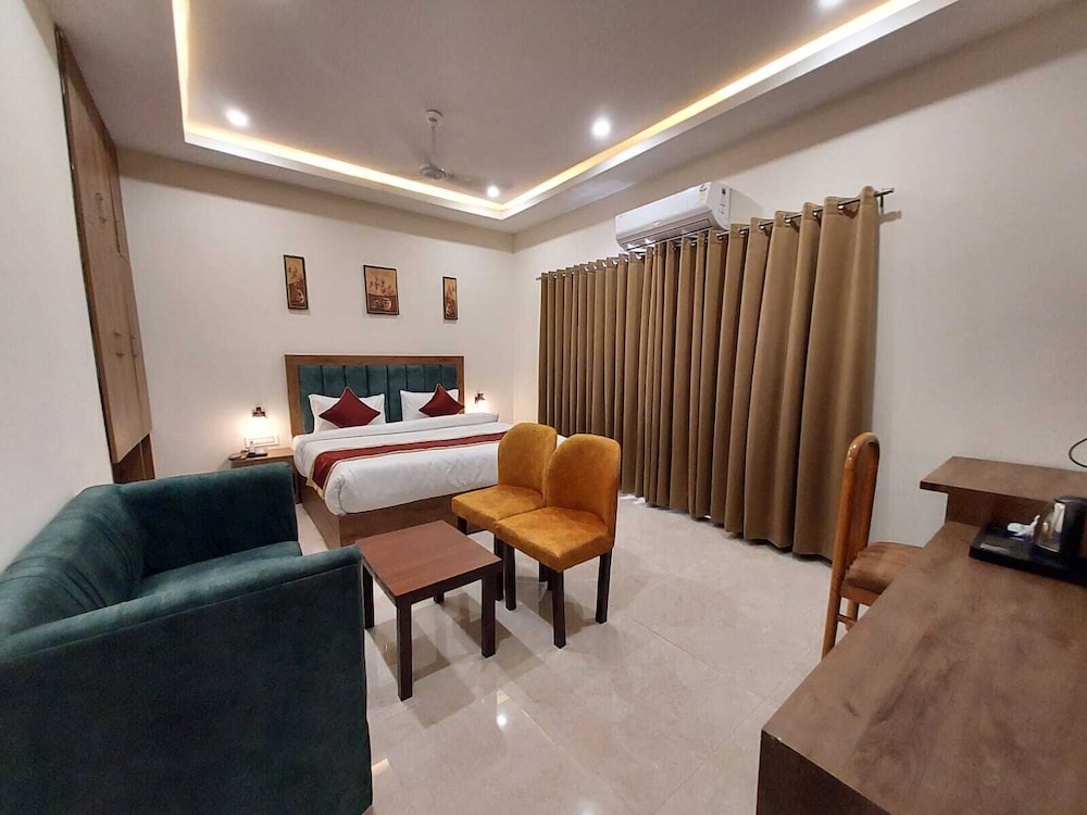 Superior Double Room, City View photo 1