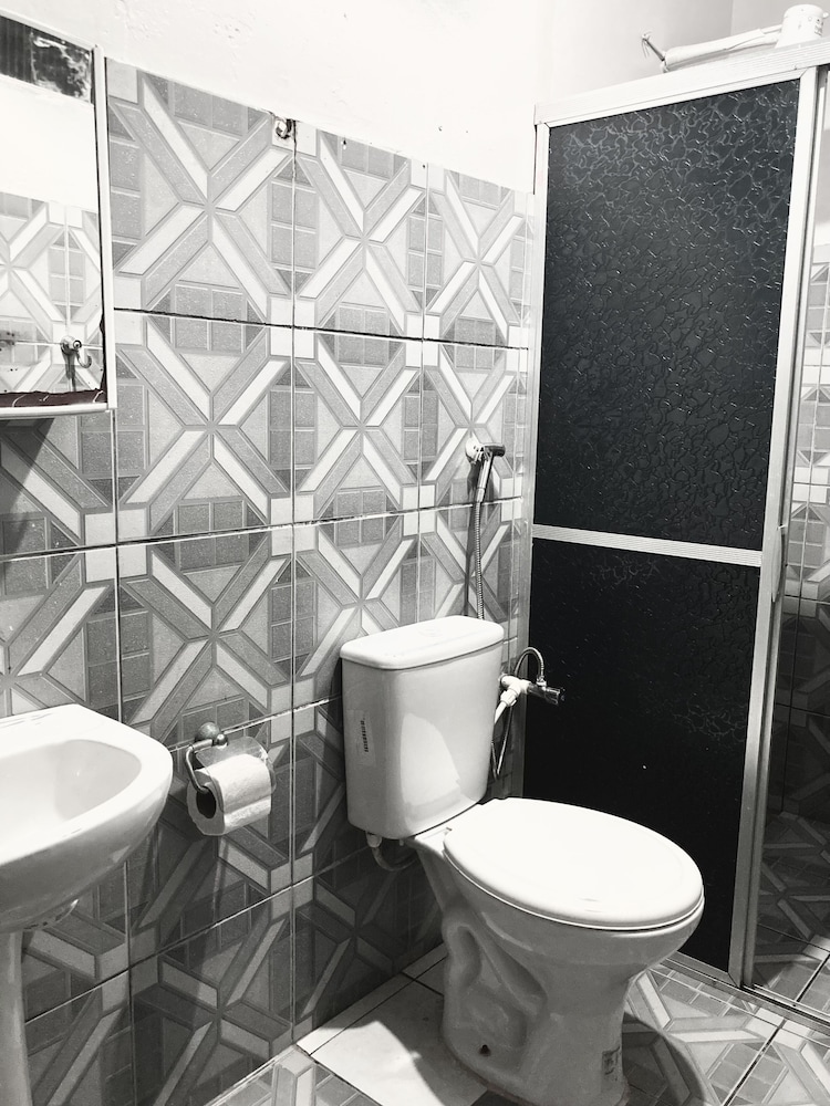 Basic Triple Room photo 2