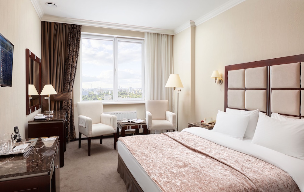 Classic Double Room, 1 King Bed photo 1