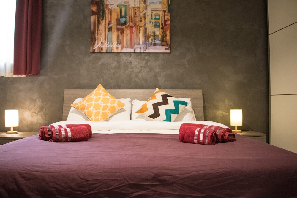 Superior Double Room, Ensuite (Red) photo 1