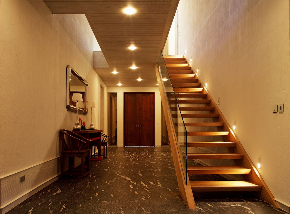 5BR Beachfront Pool Villa photo 2