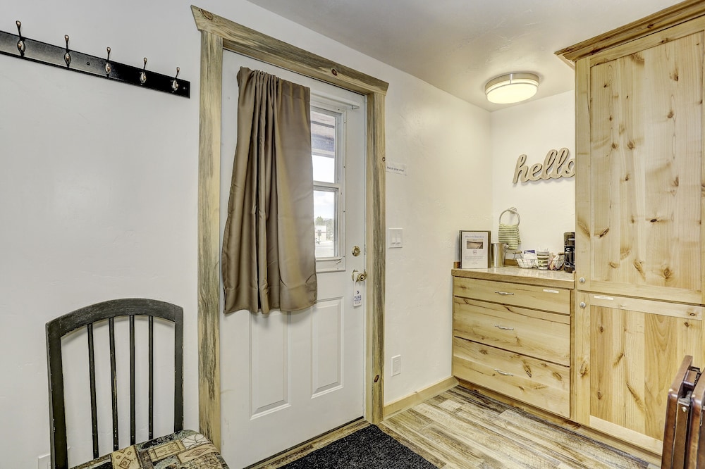 Deluxe Double Room, 2 Queen Beds photo 3