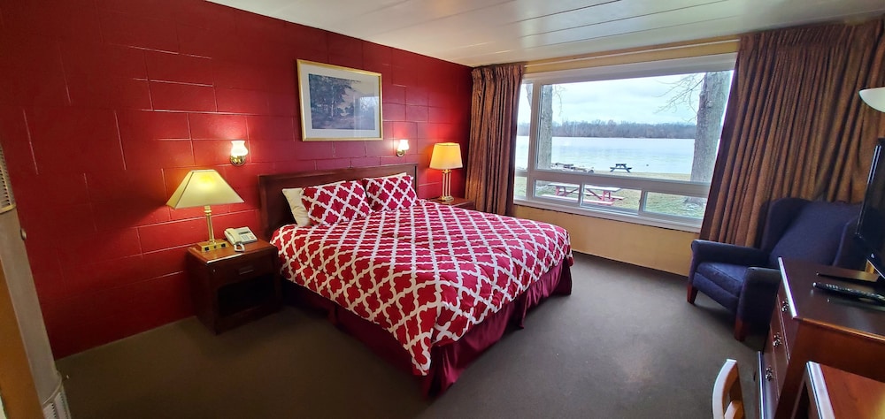 Premium Room, 1 King Bed, River View photo 1