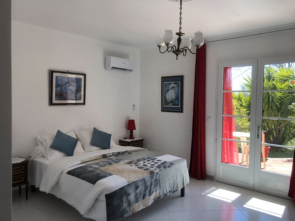 Classic Quadruple Room, Ensuite, Garden View photo 1