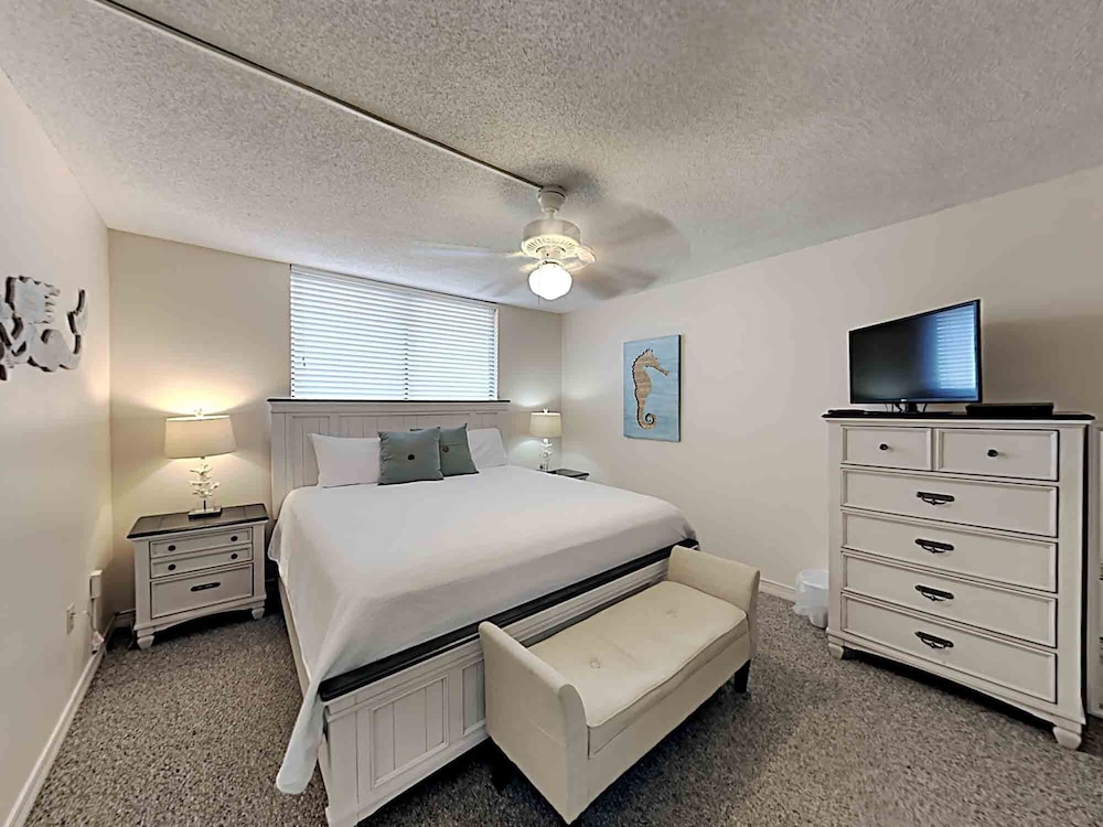 Condo, 1 King Bed with Sofa bed, Balcony, Ocean View (#302 - No Pets) photo 1
