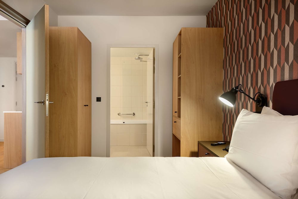 Suite, 1 Bedroom - Photo 5