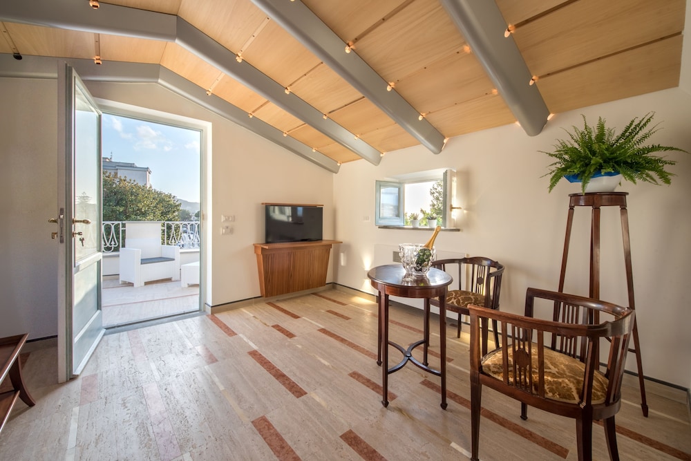 Panoramic Suite