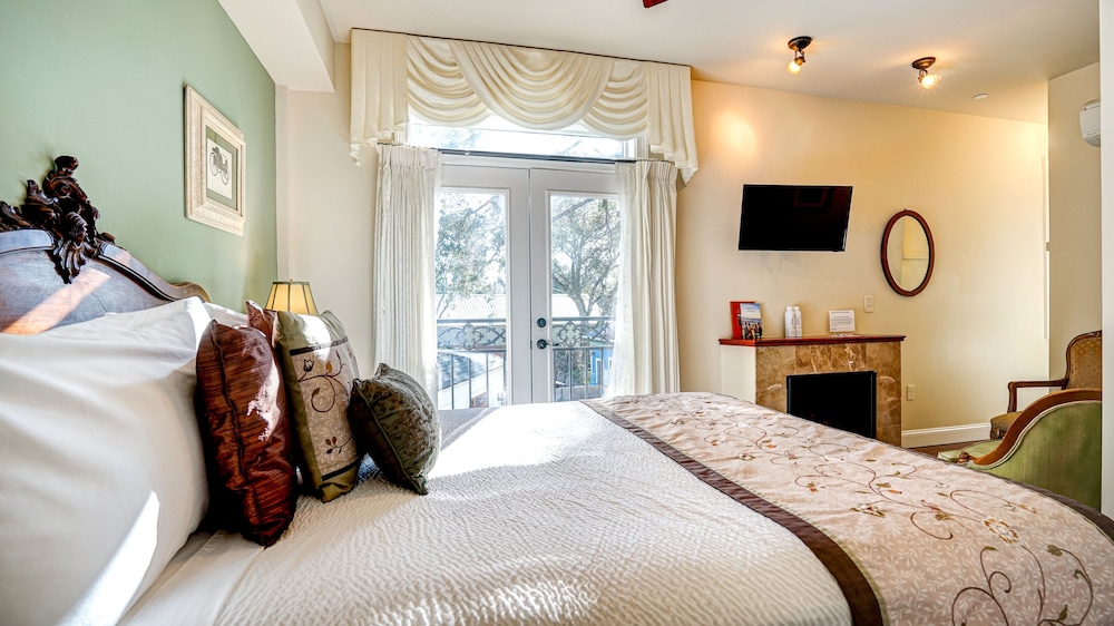 Chalk Hill Suite