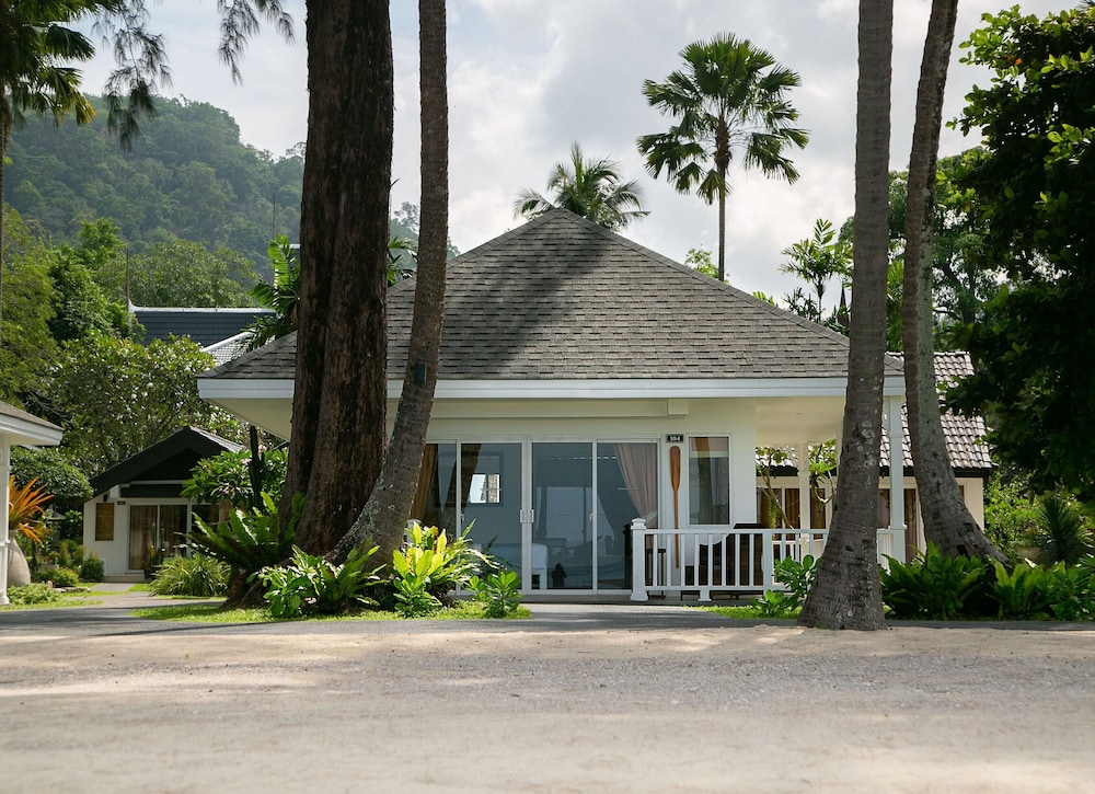 Beachfront Cottage - Photo 16