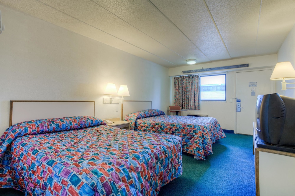 Standard Room, 2 Double Beds, Accessible, Non Smoking photo 3