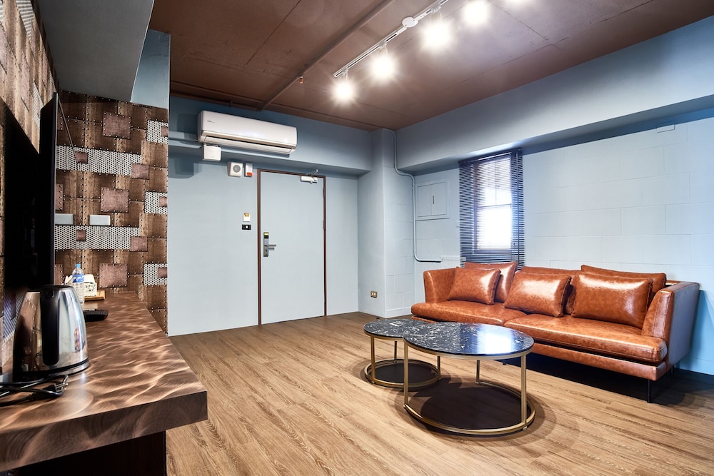 Deluxe Suite, 2 Bedrooms, Non Smoking, City View photo 2