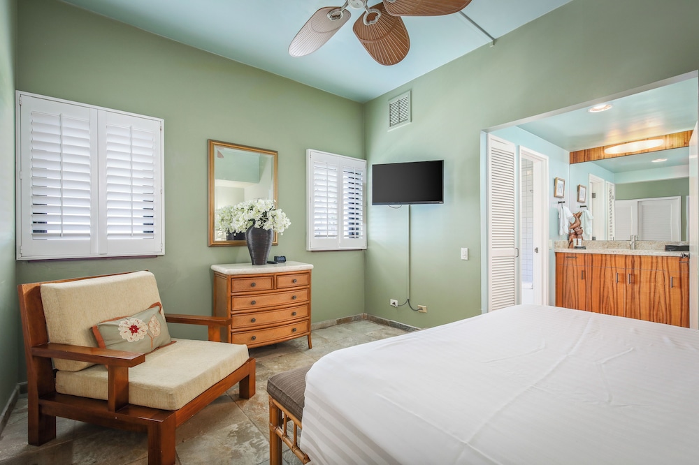 Room, 2 Bedrooms, 2 Bathrooms, Oceanfront (Unit 314) photo 2