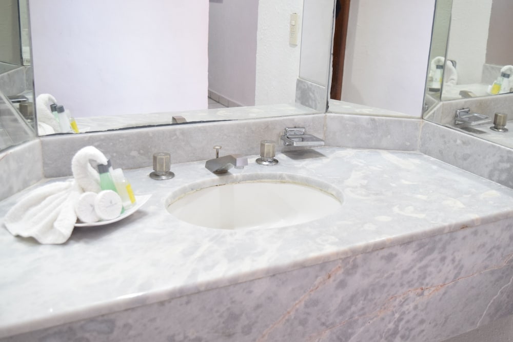 Suite, Kitchenette, Sea View - Photo 12