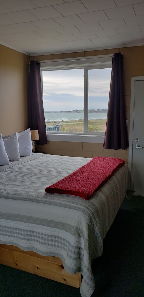 Standard Room, 1 King Bed photo 3