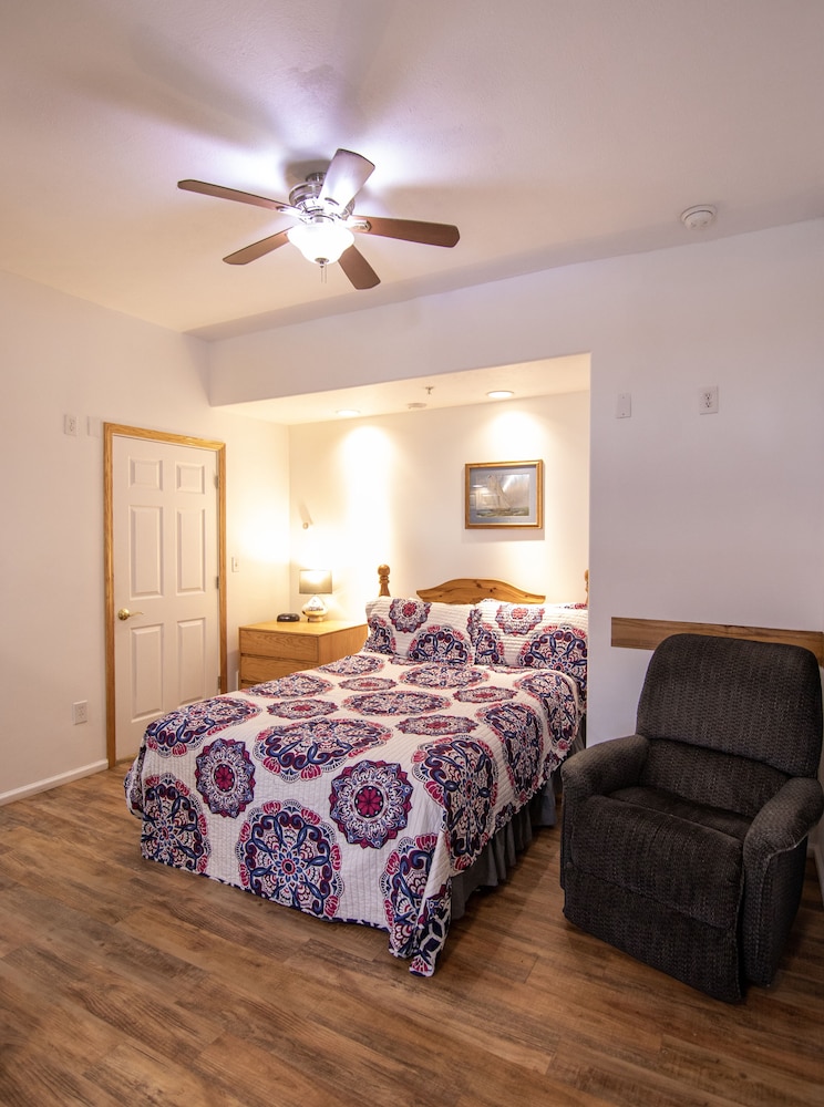 Studio Suite photo 2