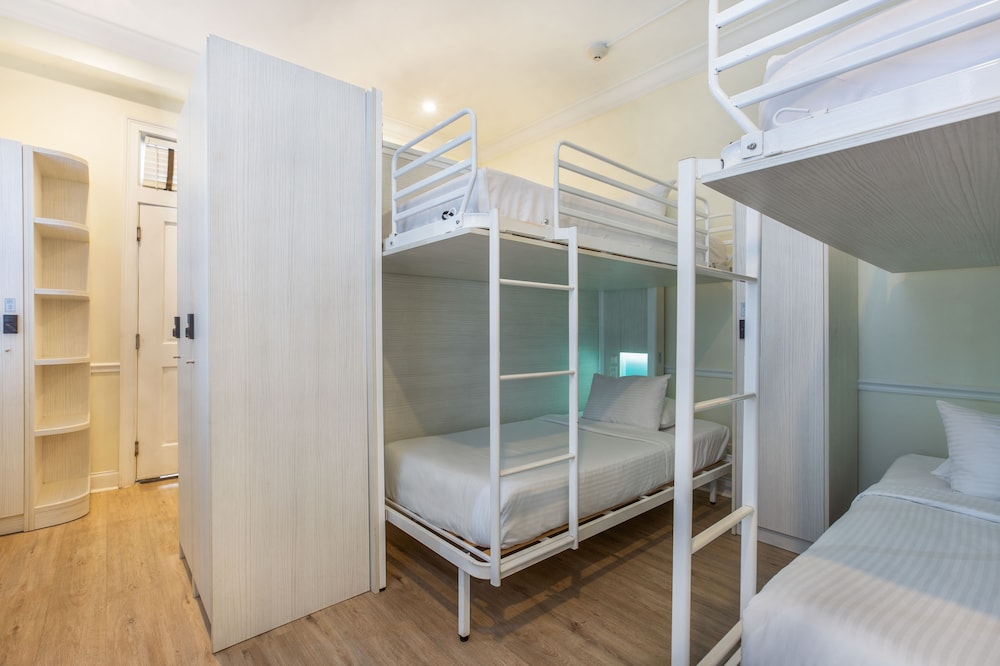 NYAH Private Room 6 Single Beds