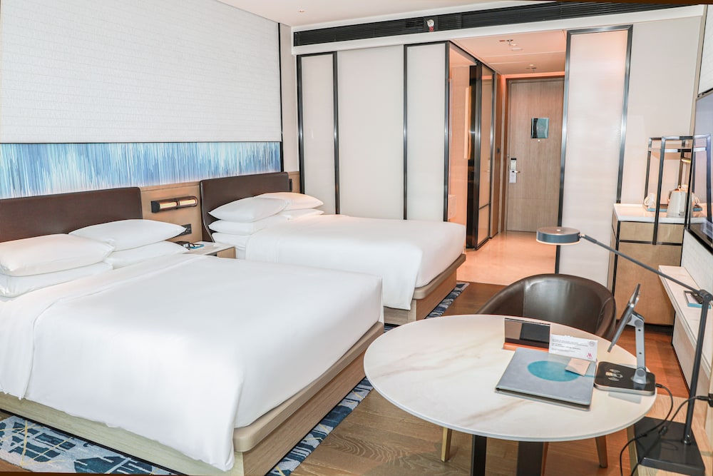 Deluxe Room, 2 Double Beds, Garden View - Photo 3