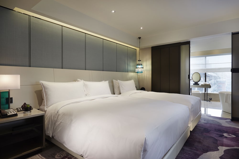 Happiness Triple Room photo 2