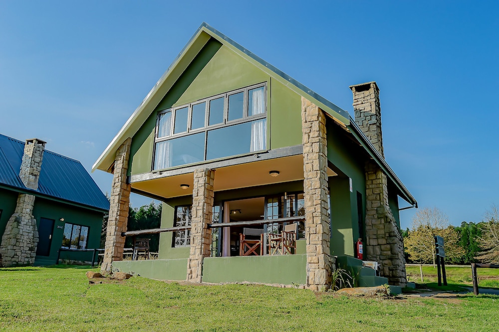 Luxury Cottage, Partial Lake View photo 2