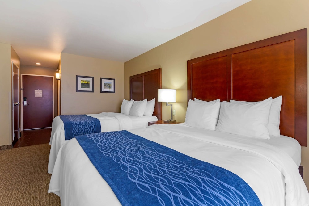 Standard Room, 2 Queen Beds, Non Smoking photo 2