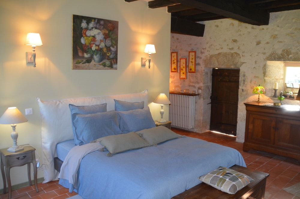 Deluxe Double Room, Bathtub photo 1