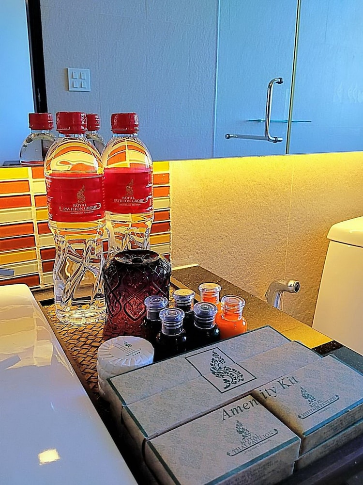Junior Suite, Pool Access photo 2