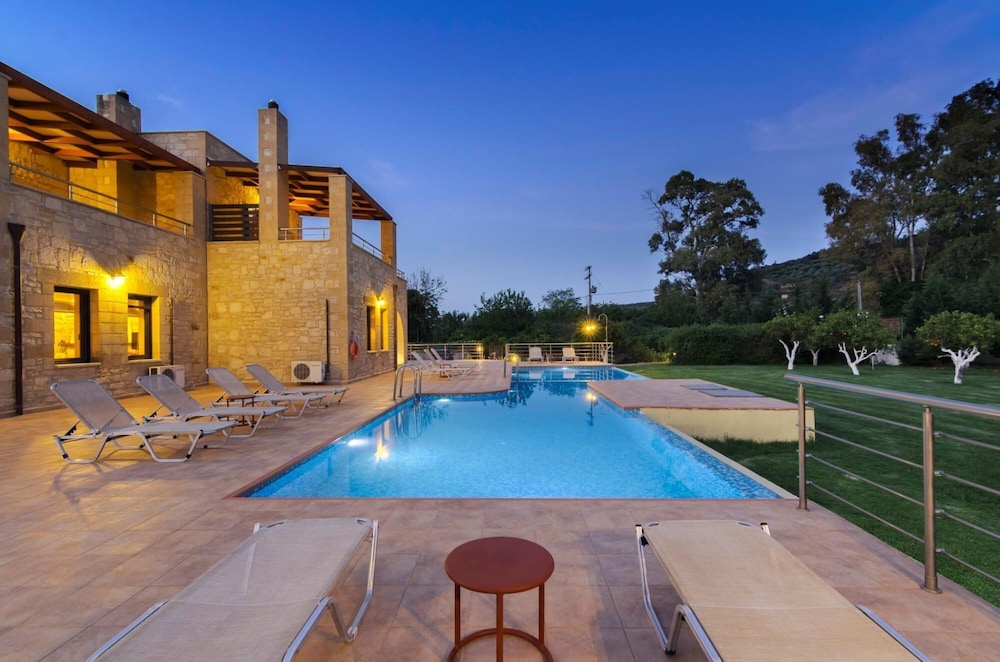Villa photo 3