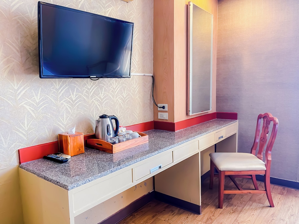Deluxe Room, 2 Twin Beds - Photo 4