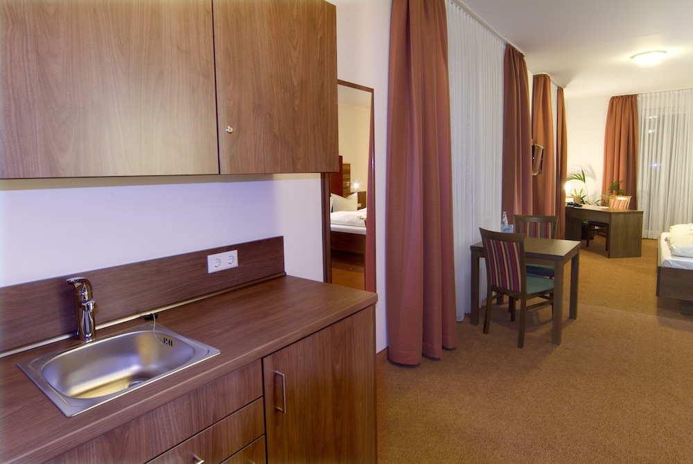 Deluxe Quadruple Room, 1 Bedroom photo 1