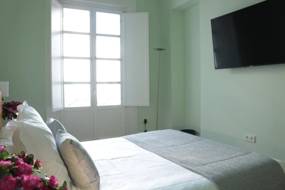 Deluxe Studio Suite - Photo 5