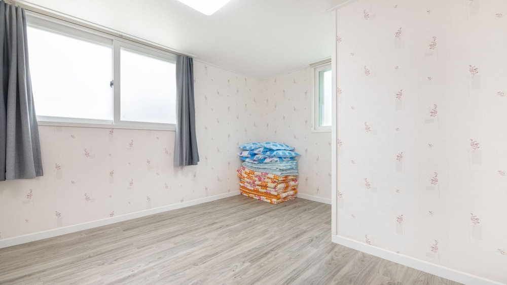 Basic Room, 2 Bedrooms (SeminarRoom)